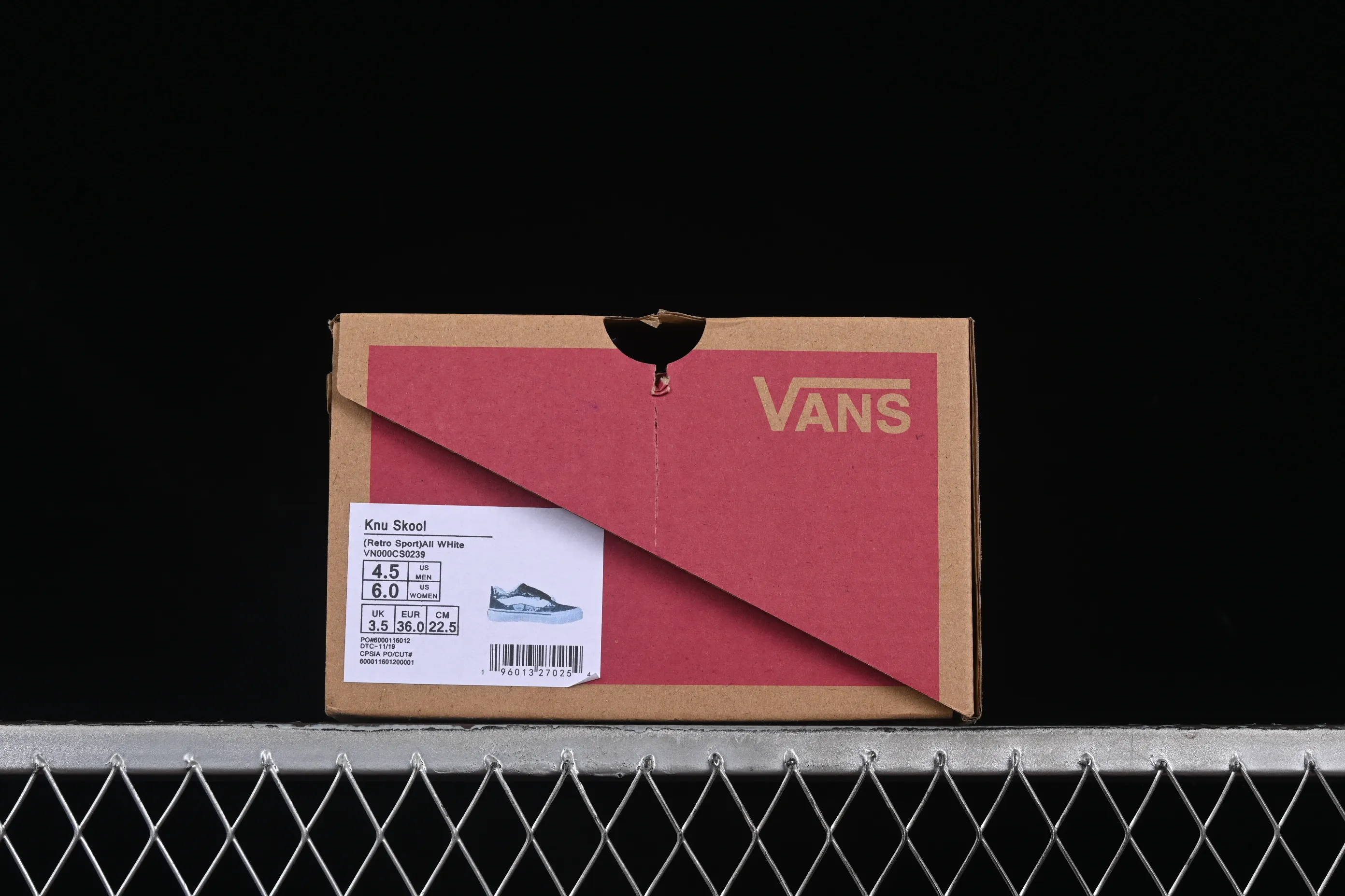 All categories Vans Vans series Vans Low Vans low-top Vans Knu Skool Comfortable and fashionable non-slip wear-resistant low-top casual bread shoes VN000CS0239